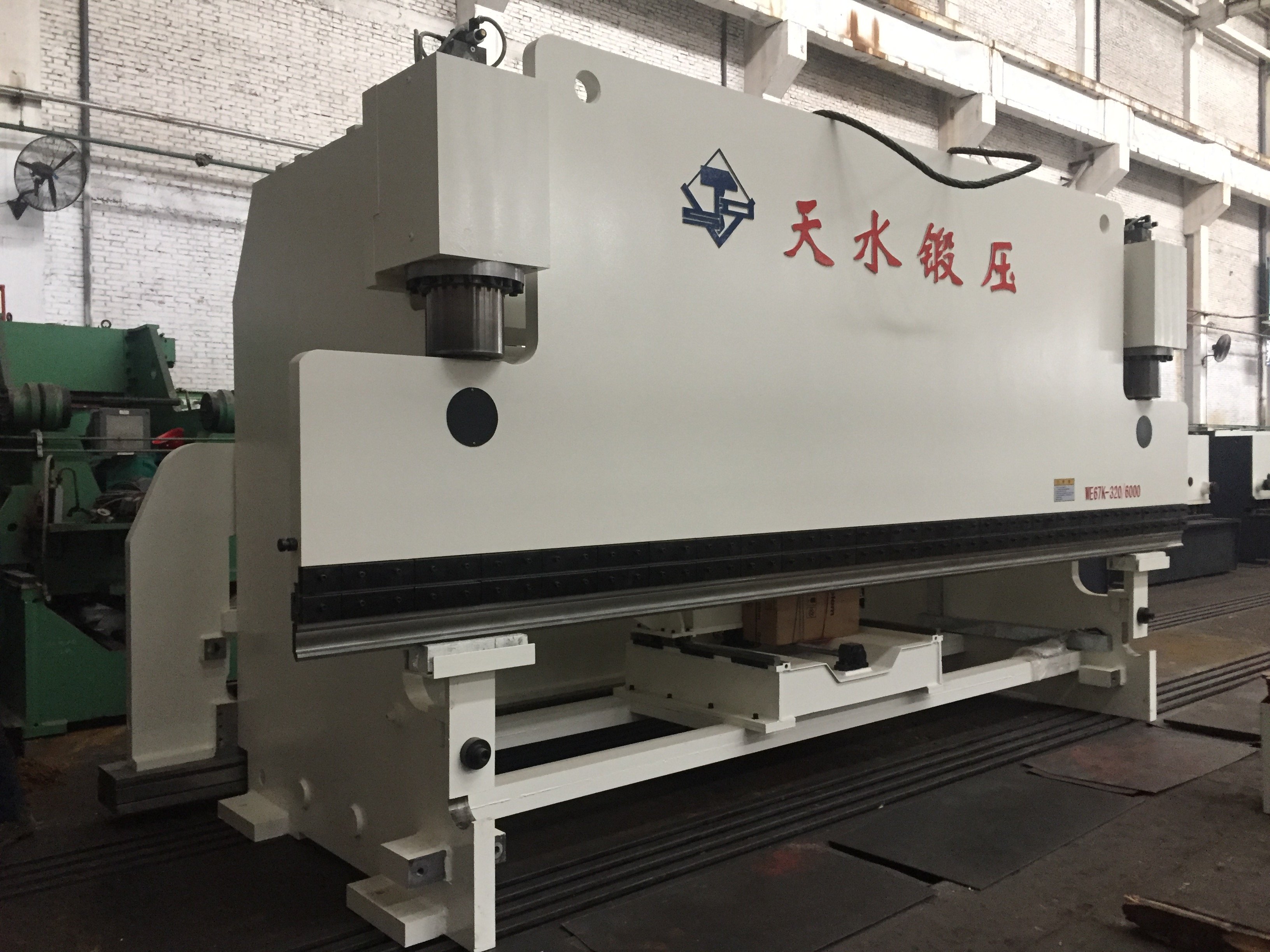 Large CNC Sheet Metal Press Brake (WE67K-650/6000) from China
